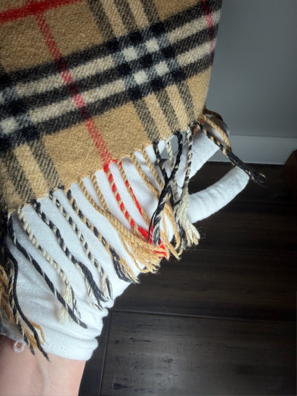 Burberrys of London Classic Check Cashmere Scarf in Beige, Black, Red - Picture 2 of 8